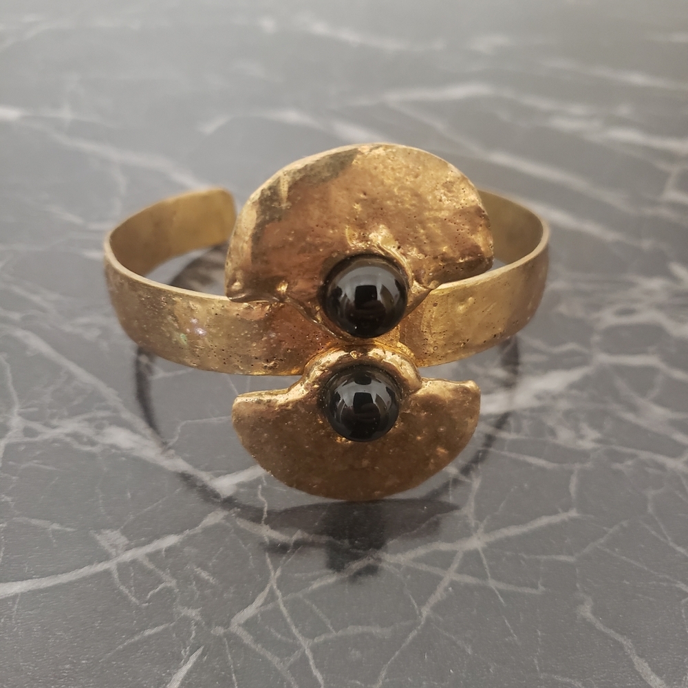 From St. XAVIER cuff